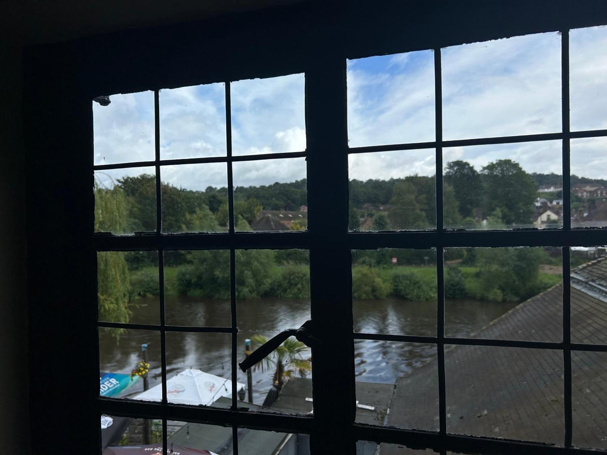 Bassa Villa Bridgnorth Buitenkant foto