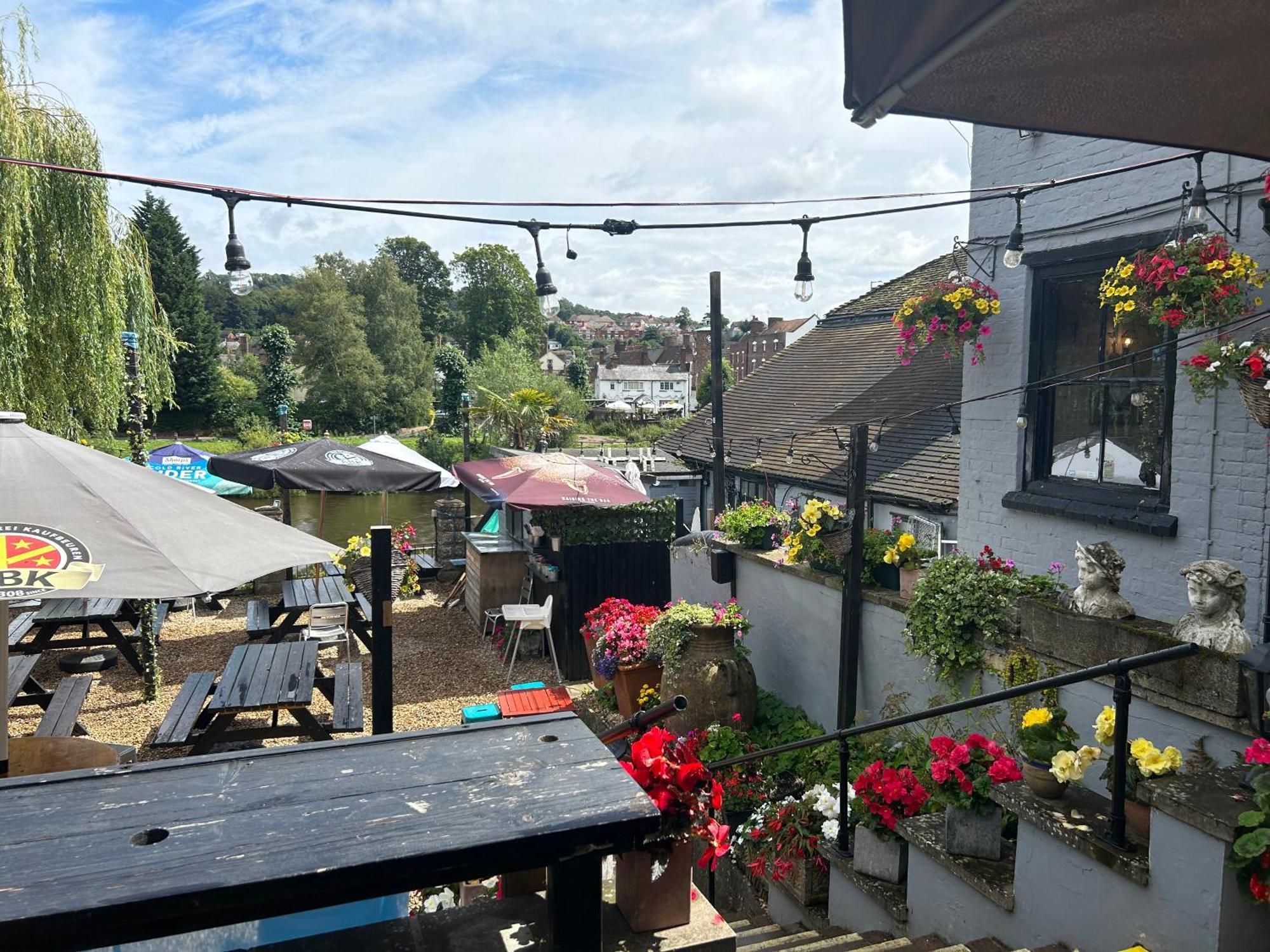 Bassa Villa Bridgnorth Buitenkant foto